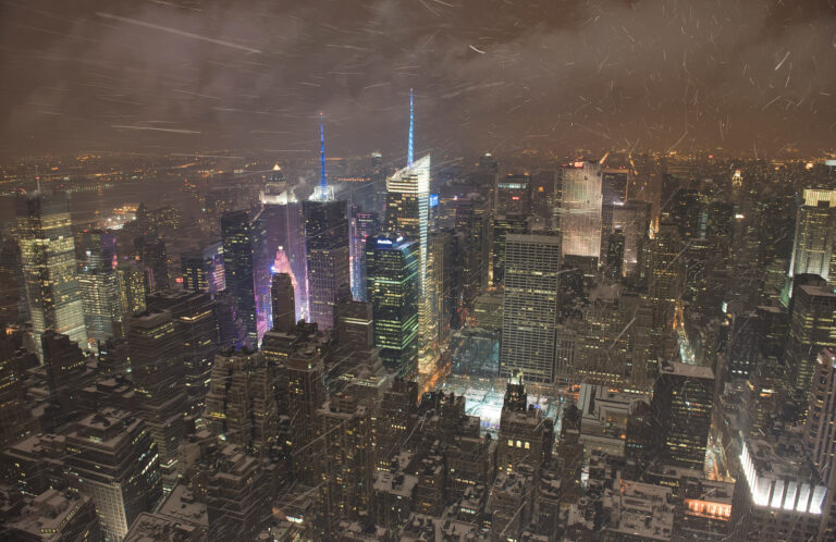- Snow over New York - by Ulf Portnoff